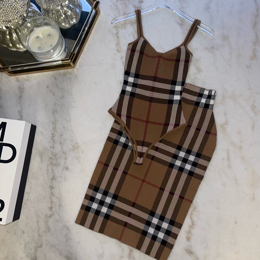Burberry Kammie Check Pencil Skirt in Birch Brown - Picture 8 of 17